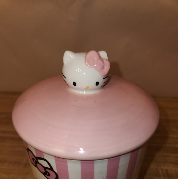 Sanrio Hello Kitty Pink Ceramic Cookie Snack Jar - Picture 2 of 5